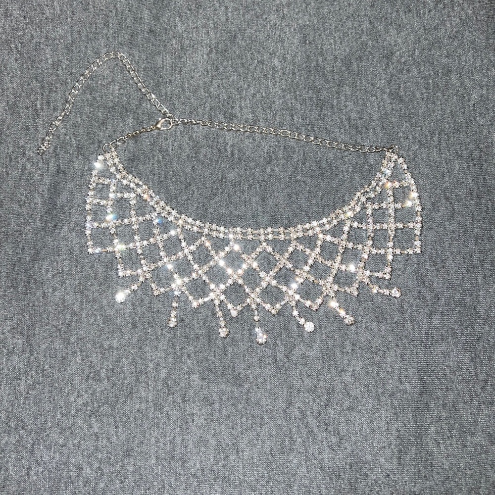 Sparkling necklace